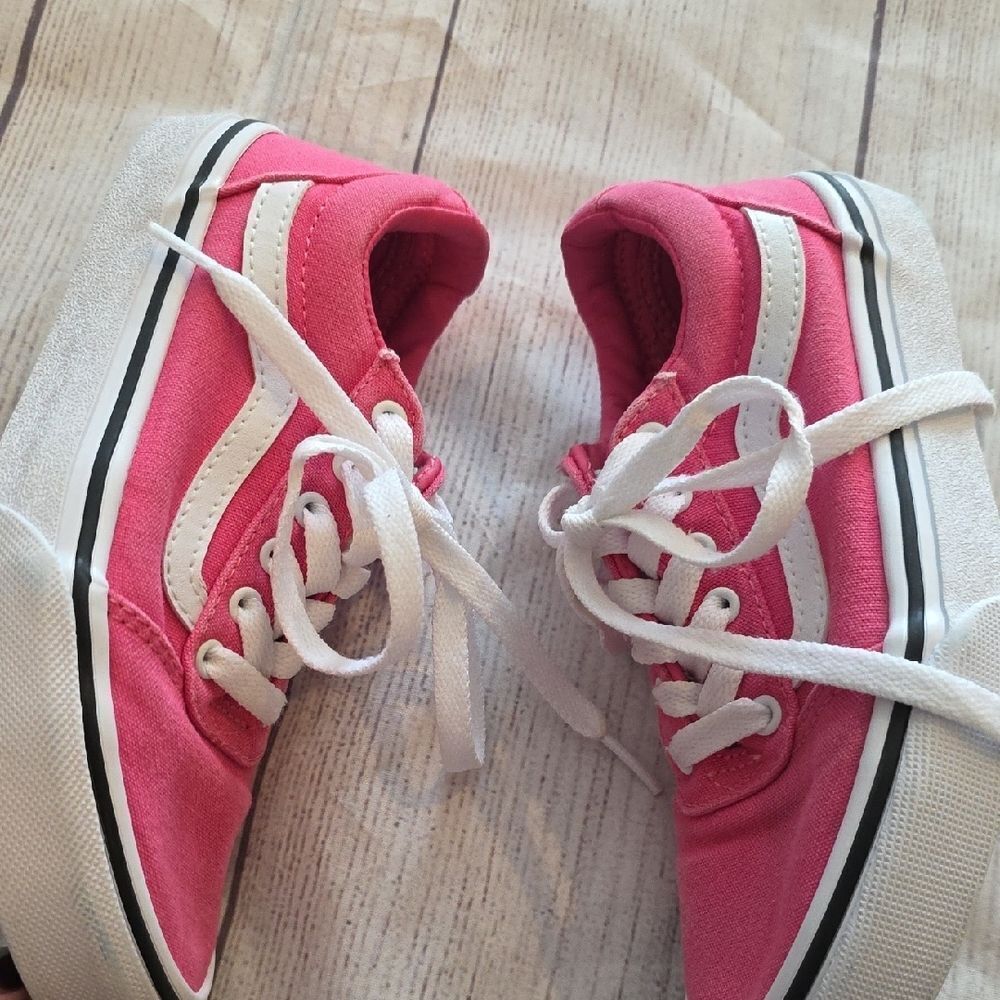 Vans Kids Sneakers in Vibrant Pink and Classic White - Picture 7 of 8